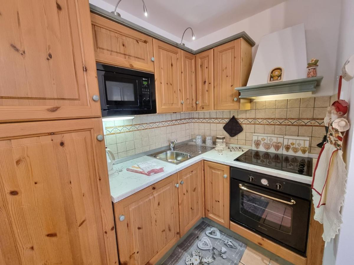 Residence Le Rose Поцца-ді-Фасса Екстер'єр фото