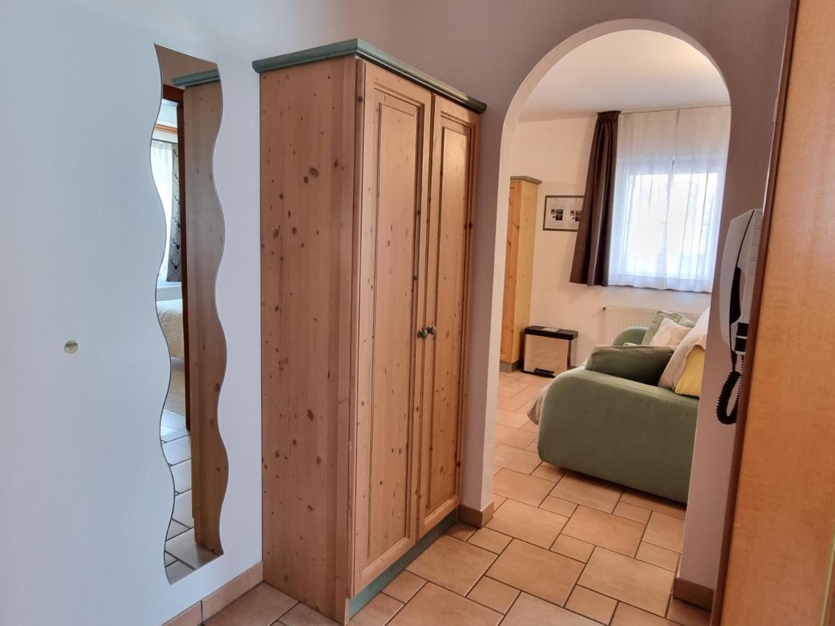 Residence Le Rose Поцца-ді-Фасса Екстер'єр фото