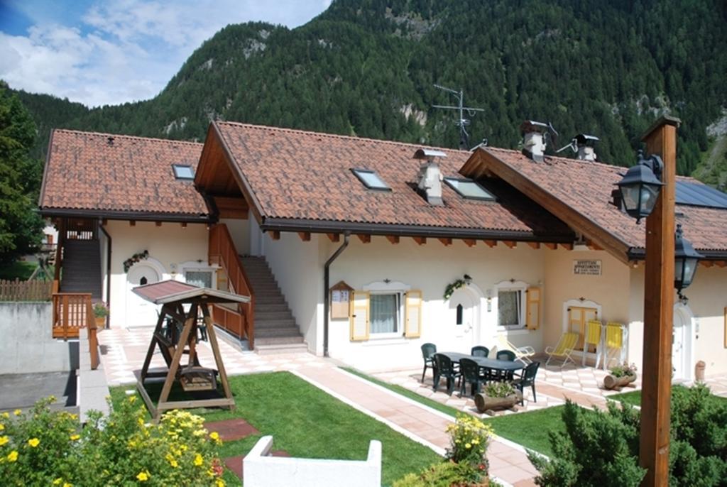 Residence Le Rose Поцца-ді-Фасса Екстер'єр фото